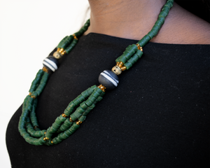 Recycled Glass 'Knot Your Average' necklace - Green