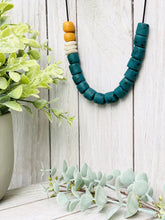 Load image into Gallery viewer, (Wholesale) Colour pop adjustable necklace - Green &amp; White
